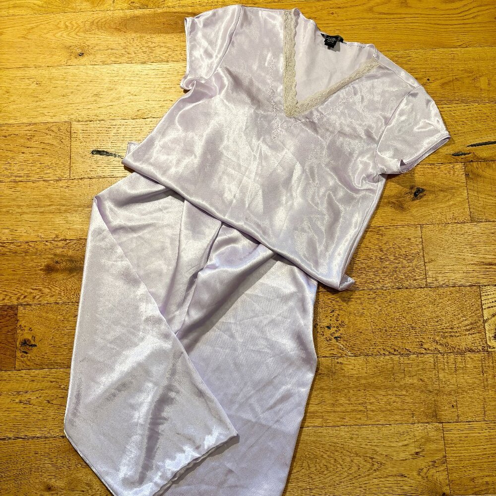 Jones New York lilac pajama set with lace trim